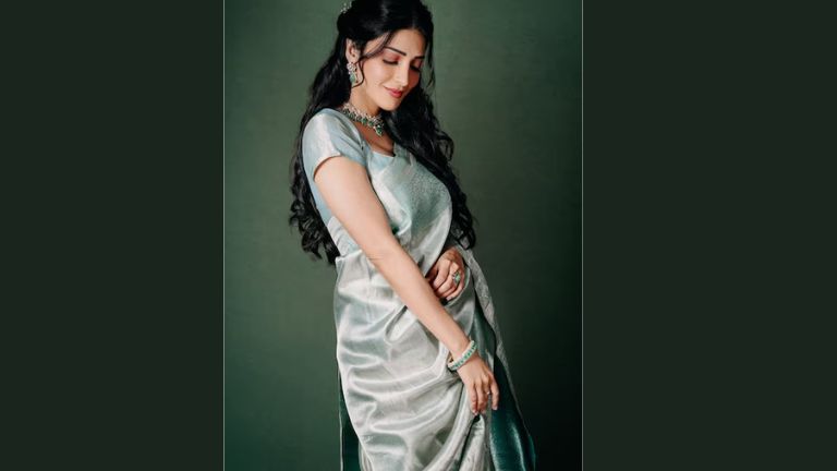 ಶ್ರುತಿ ಹಾಸನ್ ಪೀಚ್ ಕಲರ್ ಸೀರೆ